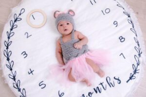 Newborn Monthly Milestone Photo Ideas for the First Year