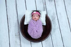 Newborn Photo Ideas at Home for Natural, Cozy Memories